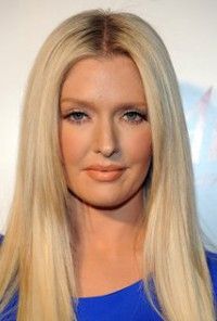 Erika Girardi,                                     actrice                                                                        dans Les Feux de l&#039;Amour