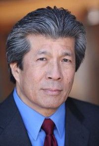 Richard Narita,                                     acteur                                                                        dans Les Feux de l&#039;Amour