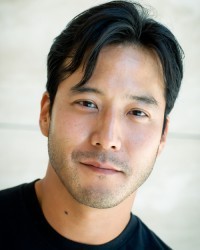 Jun Sung Kim,                                     acteur                                                                        dans Amour, Gloire et Beauté