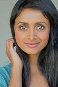 Sai Lang,                                     actrice                                                                        dans Les Feux de l&#039;Amour