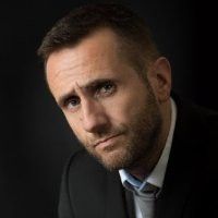 Matthieu Albertini,                                                                             voix française                                dans Amour, Gloire et Beauté