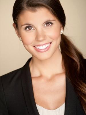 { name }},                                          actrice                                                                                  
 dans Amour, Gloire et Beauté