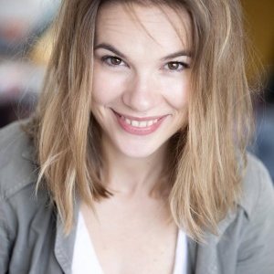 Jeanne-Marie Ducarre,                                                                             voix française                                dans Amour, Gloire et Beauté