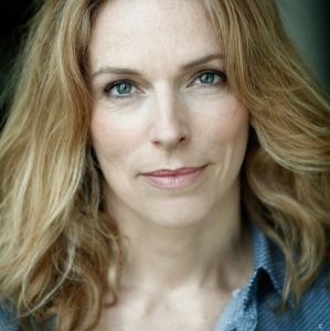 Valérie Zaccomer,                                                                             voix française                                dans Les Feux de l&#039;Amour