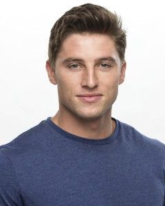 Brett Robinson,                                     acteur                                                                        dans Amour, Gloire et Beauté
