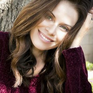 Jennifer Taylor,                                     acteur                                                                        dans Les Feux de l&#039;Amour