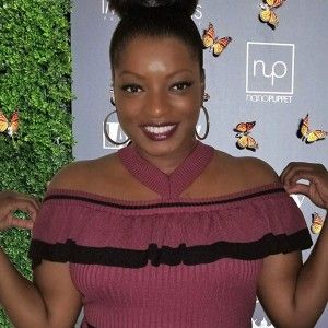 LaFonda Baker,                                     actrice                                                                        dans Les Feux de l&#039;Amour