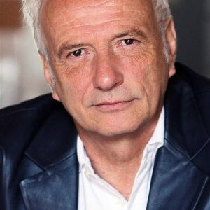 Georges D&#039;Audignon,                                                                             voix française                                dans Les Feux de l&#039;Amour