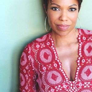 Liz Benoit,                                     actrice                                                                        dans Les Feux de l&#039;Amour