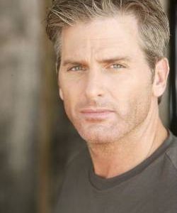 Jon Briddell,                                     acteur                                                                        dans Les Feux de l&#039;Amour