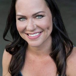 Caroline Clements,                                     actrice                                                                        dans Les Feux de l&#039;Amour