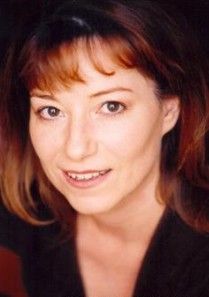 Valérie Nosrée,                                                                             voix française                                dans Amour, Gloire et Beauté