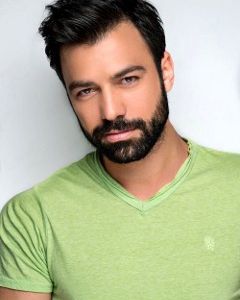 Andreas Georgiou,                                     acteur                                                                        dans Amour, Gloire et Beauté