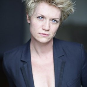 Virginie Caliari,                                                                             voix française                                dans Les Feux de l&#039;Amour
