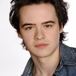 Michael MacLane,                                     acteur                                                                        dans Les Feux de l&#039;Amour