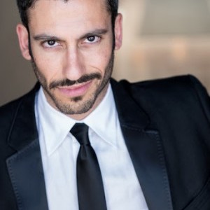 Adam Tsekhman,                                     acteur                                                                        dans Les Feux de l&#039;Amour