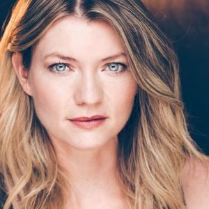 Elizabeth Leiner,                                     actrice                                                                        dans Les Feux de l&#039;Amour