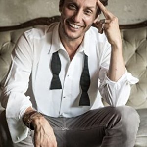 Andrew Elvis Miller,                                     acteur                                                                        dans Les Feux de l&#039;Amour