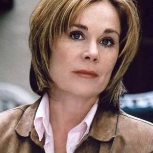Roxanne Hart,                                     actrice                                                                        dans Les Feux de l&#039;Amour