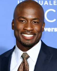 Akbar Gbaja-Biamila,                                     acteur                                                                        dans Amour, Gloire et Beauté