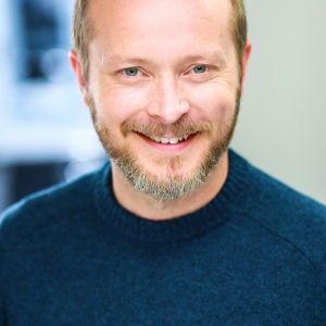 Bill Sebastian,                                     acteur                                                                        dans Les Feux de l&#039;Amour