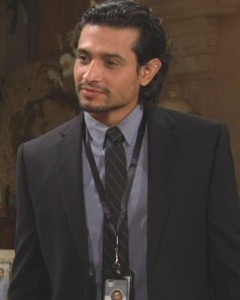 Johnny Rosales,                                     acteur                                                                        dans Amour, Gloire et Beauté