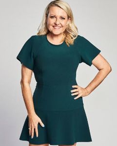 Angela Bishop,                                     actrice                                                                        dans Amour, Gloire et Beauté