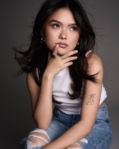 Lisa Yamada,                                     actrice                                                                        dans Amour, Gloire et Beauté