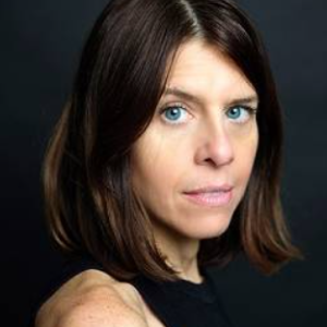 Nadine Girard,                                                                             voix française                                dans Les Feux de l&#039;Amour