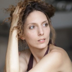 Audrey Sourdive,                                                                             voix française                                dans Les Feux de l&#039;Amour