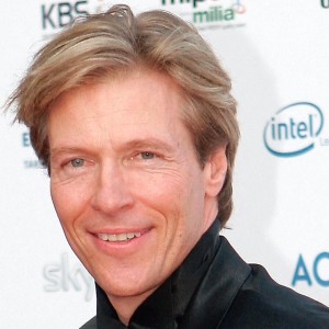 Jack Wagner,                                     acteur                                                                        dans Amour, Gloire et Beauté