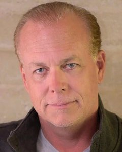Ken Hanes,                                     acteur                                                                        dans Amour, Gloire et Beauté