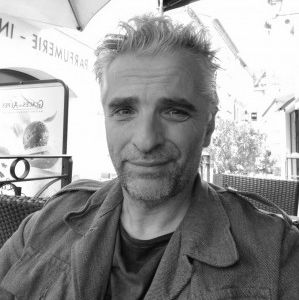 Luc Boulad,                                                                             voix française                                dans Amour, Gloire et Beauté