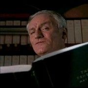Charles H. Gray,                                     acteur                                                                        dans Les Feux de l&#039;Amour