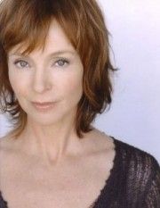 Dey Young,                                     actrice                                                                        dans Les Feux de l&#039;Amour