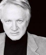John Berg ,                                     acteur                                                                        dans Les Feux de l&#039;Amour
