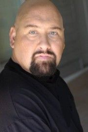 Scott L. Schwartz,                                     acteur                                                                        dans Les Feux de l&#039;Amour
