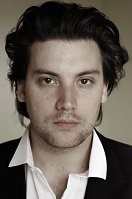 Fabrice Trojani,                                                                             voix française                                dans Amour, Gloire et Beauté