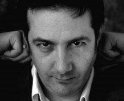 Philippe Valmont,                                                                             voix française                                dans Les Feux de l&#039;Amour