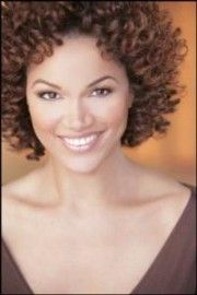 Paulette Braxton,                                     actrice                                                                        dans Les Feux de l&#039;Amour