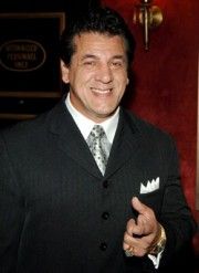 Chuck Zito,                                     acteur                                                                        dans Les Feux de l&#039;Amour