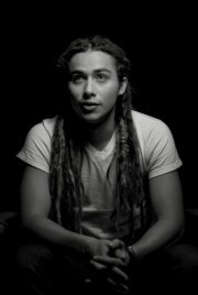 Jason Castro,                                     acteur                                                                        dans Amour, Gloire et Beauté