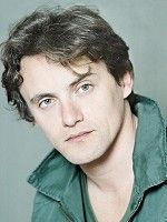 Alexandre Gillet,                                                                             voix française                                dans Les Feux de l&#039;Amour