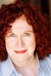 Kate McGregor Stewart,                                     actrice                                                                        dans Les Feux de l&#039;Amour