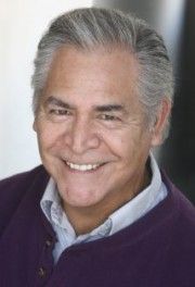 Eloy Casados,                                     acteur                                                                        dans Les Feux de l&#039;Amour