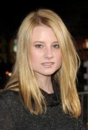Natalie Floyd,                                     actrice                                                                        dans Les Feux de l&#039;Amour