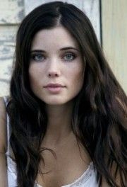 Jessica Heap,                                     actrice                                                                        dans Les Feux de l&#039;Amour