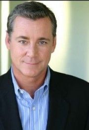 Robert Curtis Brown,                                     acteur                                                                        dans Les Feux de l&#039;Amour