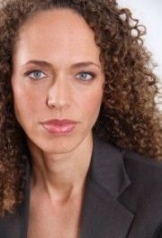 Fanshen Cox,                                     actrice                                                                        dans Les Feux de l&#039;Amour