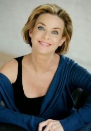 Judith Chapman,                                     actrice                                                                        dans Amour, Gloire et Beauté